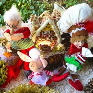 Christmas 4pc Bundle of Santa Workshop Characters plus Ceramic Gingerbread House